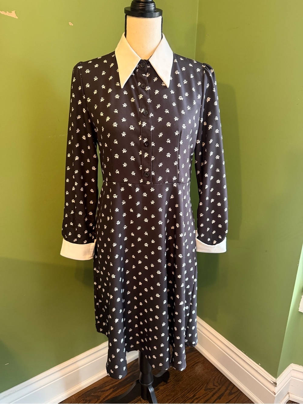 Vintage 70’s Style Black Long-Sleeve Dress with White Collar and Cuff Contrast